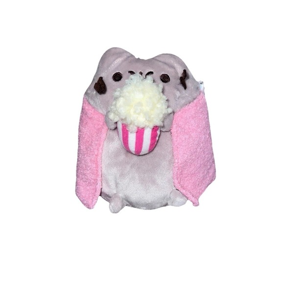 Pusheen Cat Mini Movie Night Plush Popcorn Blanket - Picture 1 of 8